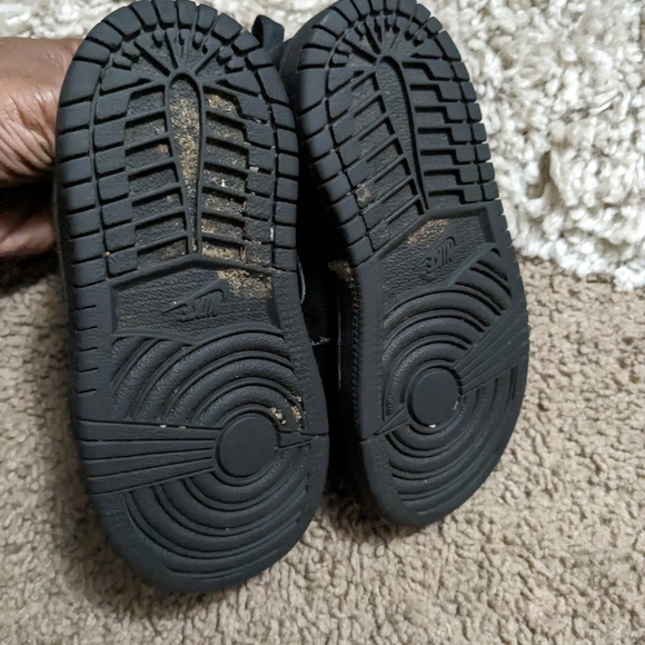 Kids Shoes - Picture 4 of 9